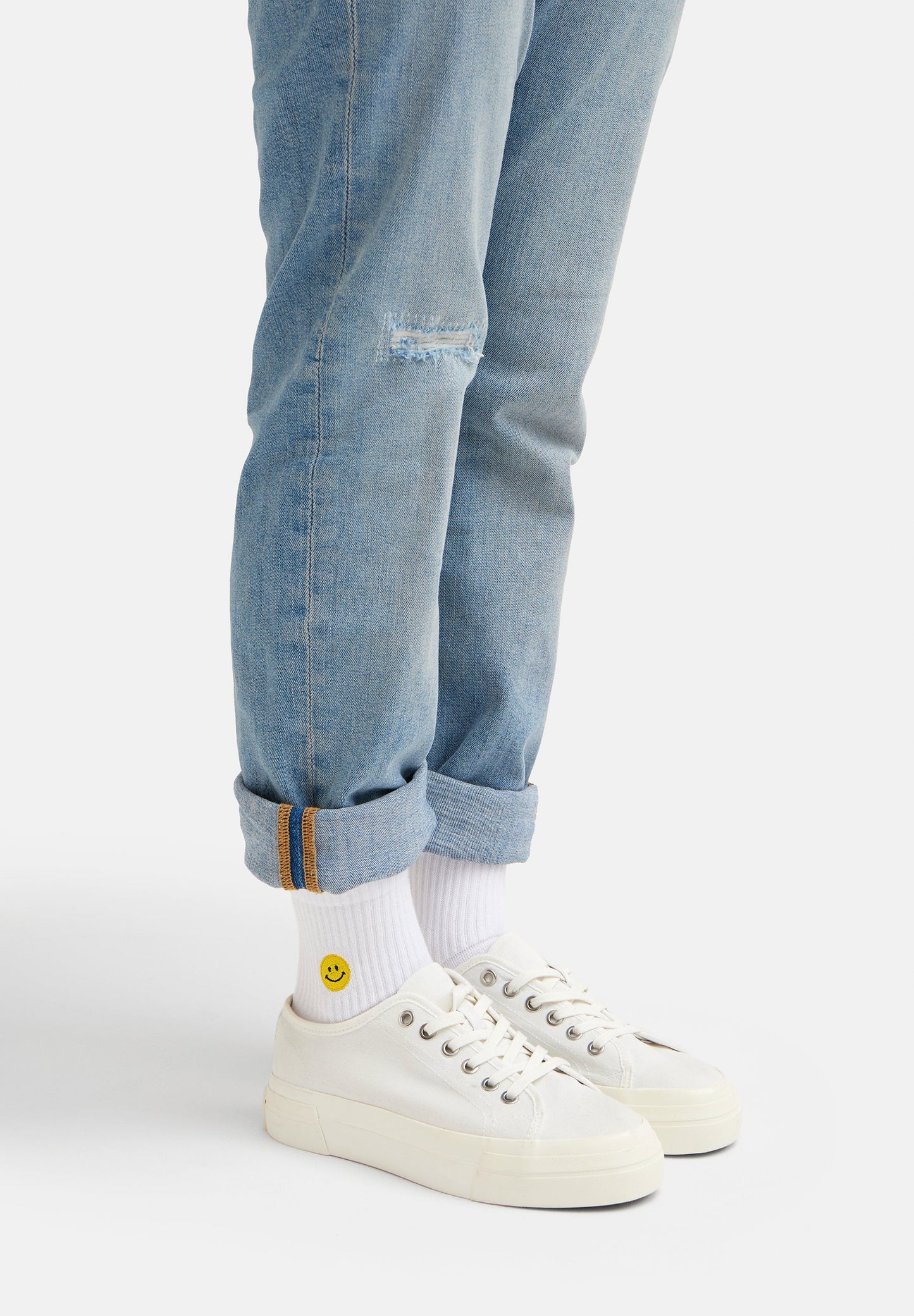 Smiley Socks - Biologische sneakersokken met geborduurde smiley