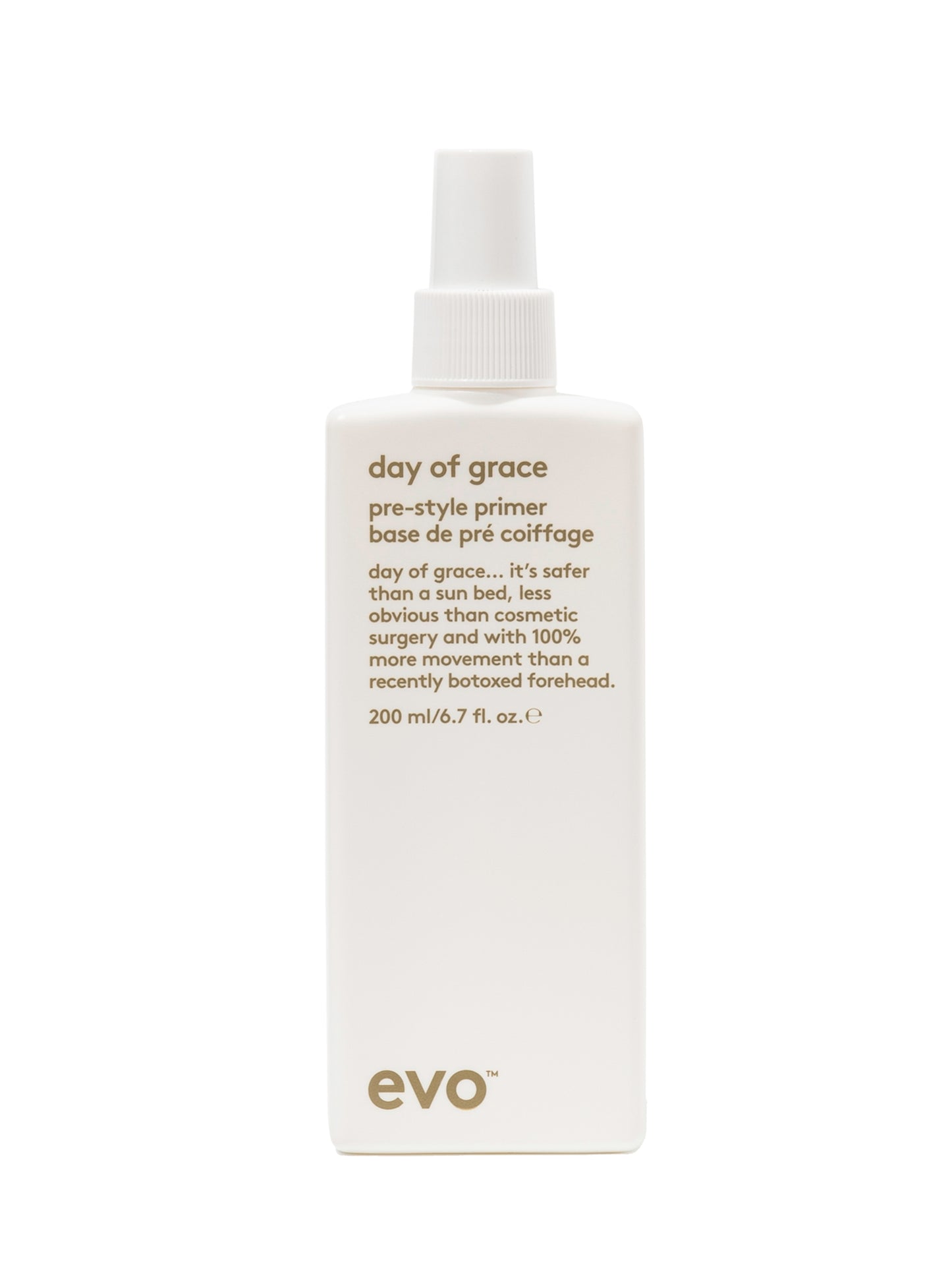 Evo day of grace pre-style primer biedt warmtebescherming tot 220°C, is volledig gewichtloos waardoor het haar pluisvrij, zacht en natuurlijk flexibel blijft zonder slap te worden.