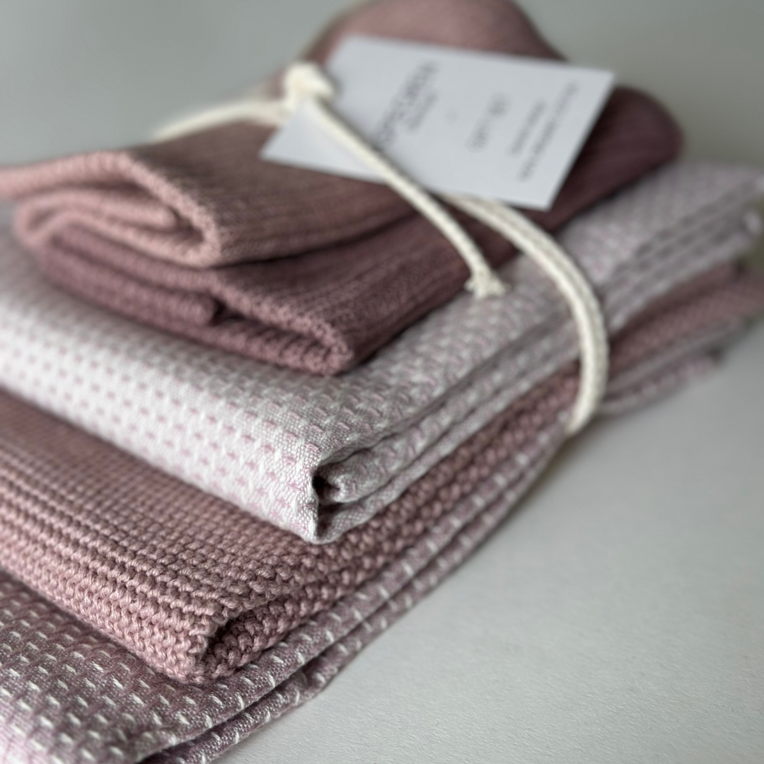 Complete Rose Quartz cadeauset van Aspegren Denmark met alle onderdelen in harmonieuze roze tinten