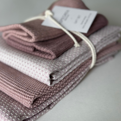 Complete Rose Quartz cadeauset van Aspegren Denmark met alle onderdelen in harmonieuze roze tinten