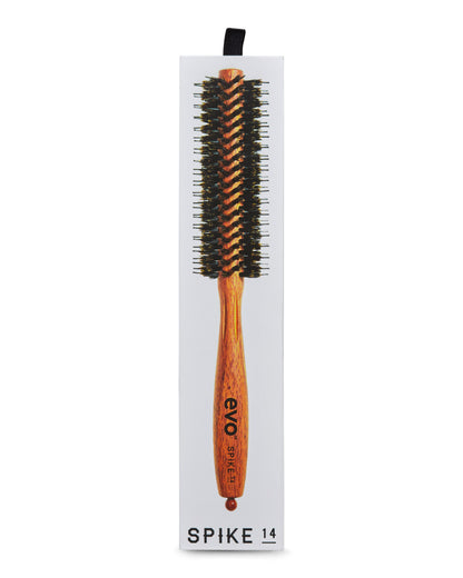 Evo spike nylon pin bristle radial brush is bij uitstek geschikt voor dik, stug, krullend of zeer golvend haar dat tijdens het föhnen stevige grip nodig heeft om pluisvrij en glad gestyled te worden. De borstel is verkrijgbaar in verschillende diameters zodat je altijd de juiste maat hebt voor jouw haarlengte en het gewenste stylingeffect.