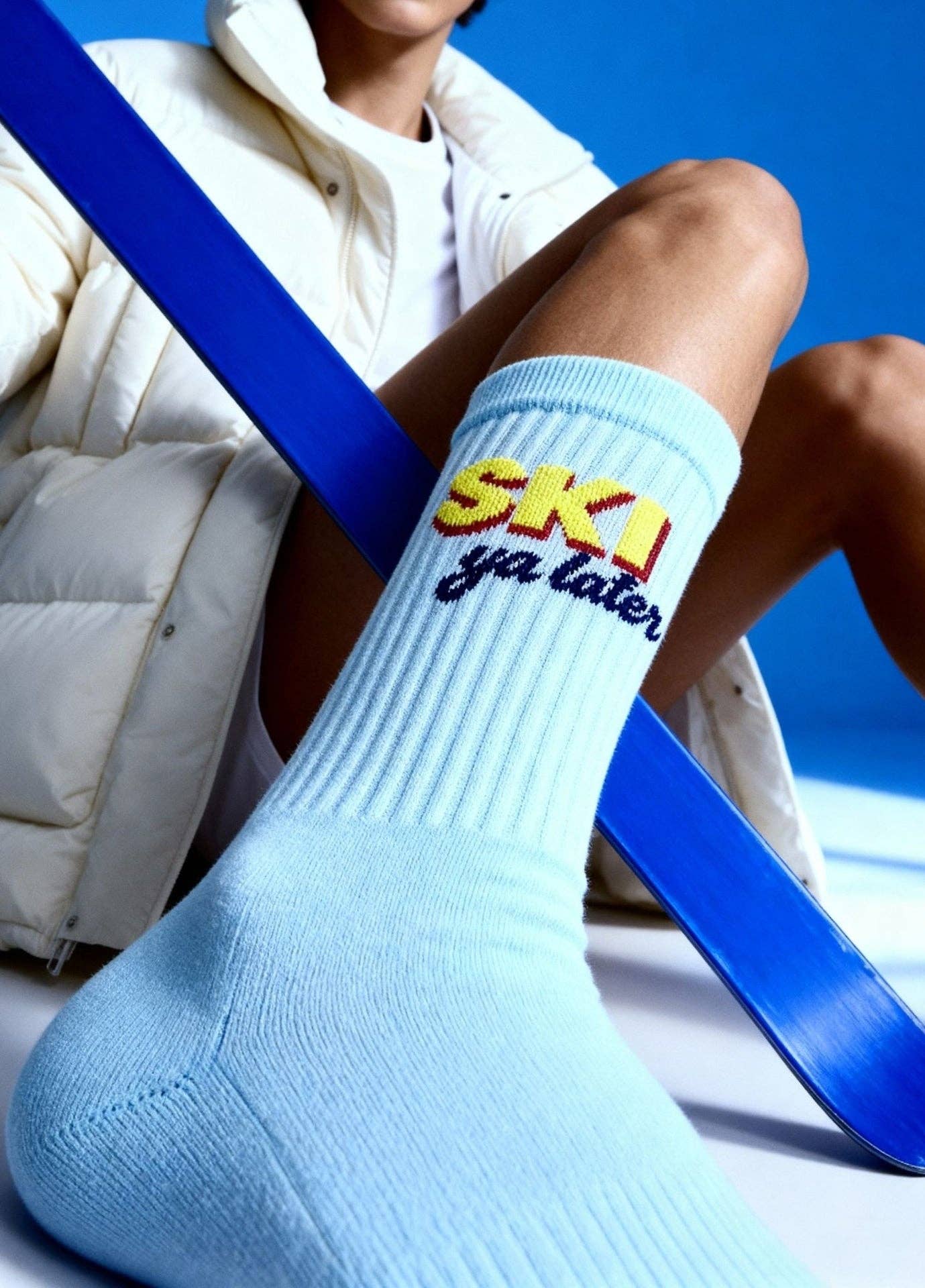 No Bad Days Club Ski Ya Later superzacht en perfecte pasvorm lichtblauwe sokken