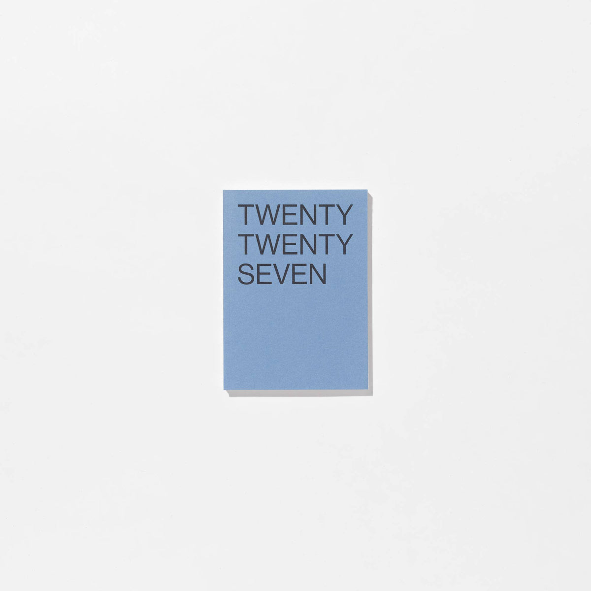 Agenda 2027 Koel Blauw van This Might Work, vooraanzicht met Twenty Twenty Seven