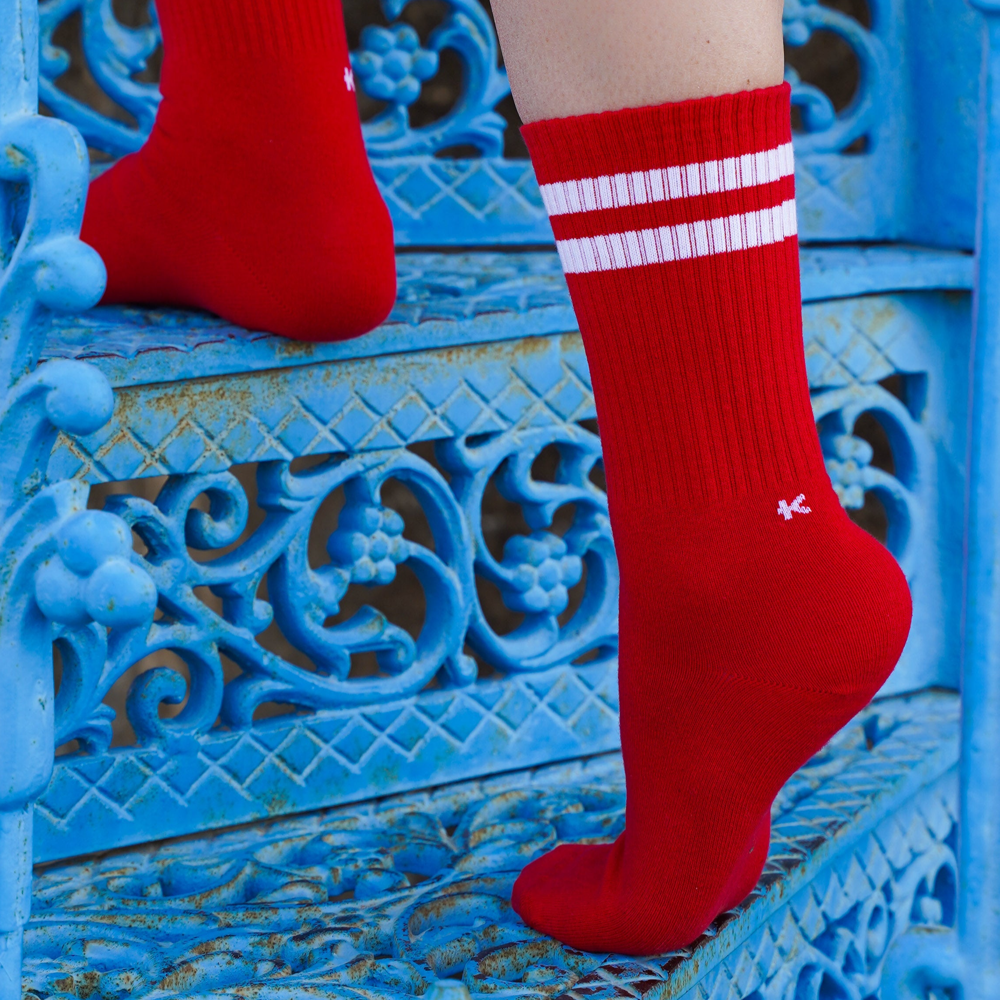 Klue retro sport sokken rood-wit zijn sokken die wél gezien mogen worden.