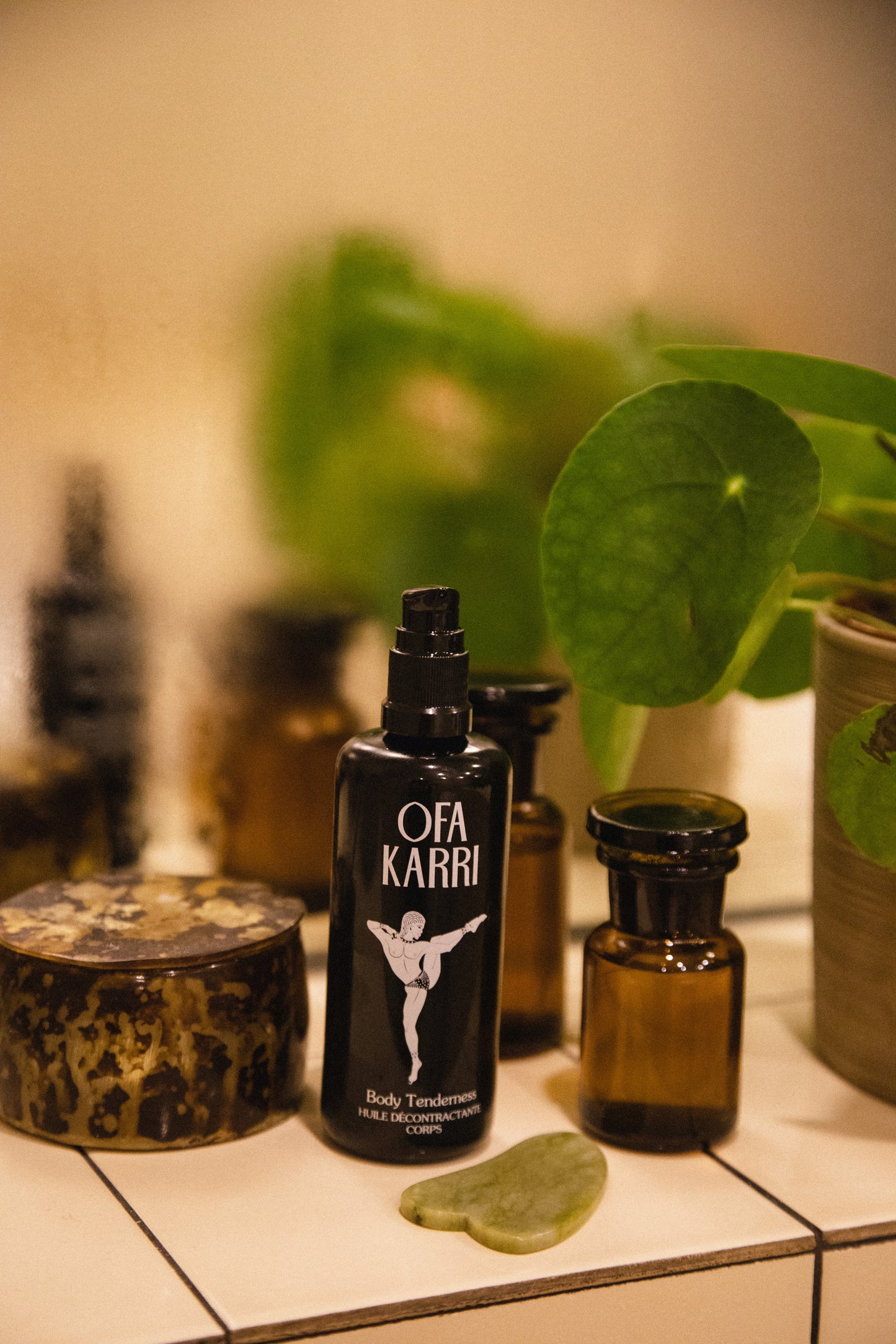 Ofa Karri biologische essentiële oliën die bekend staan om hun kalmerende en ontstekingsremmende eigenschappen