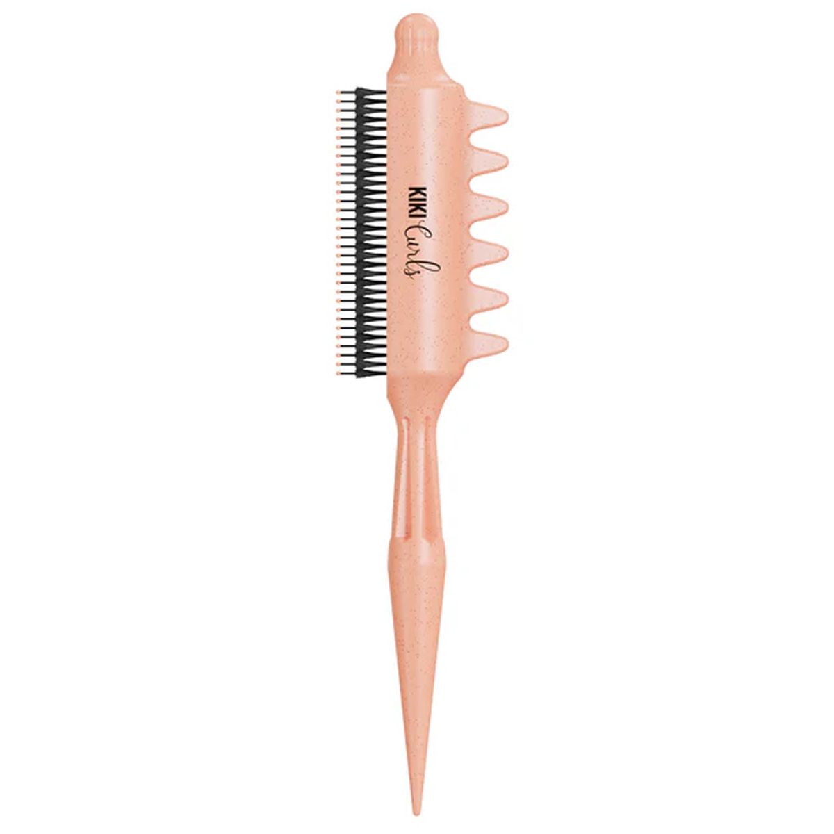Kiki curls ontwart, verdeelt je stylingproducten gelijkmatig én definieert de krulstructuur.