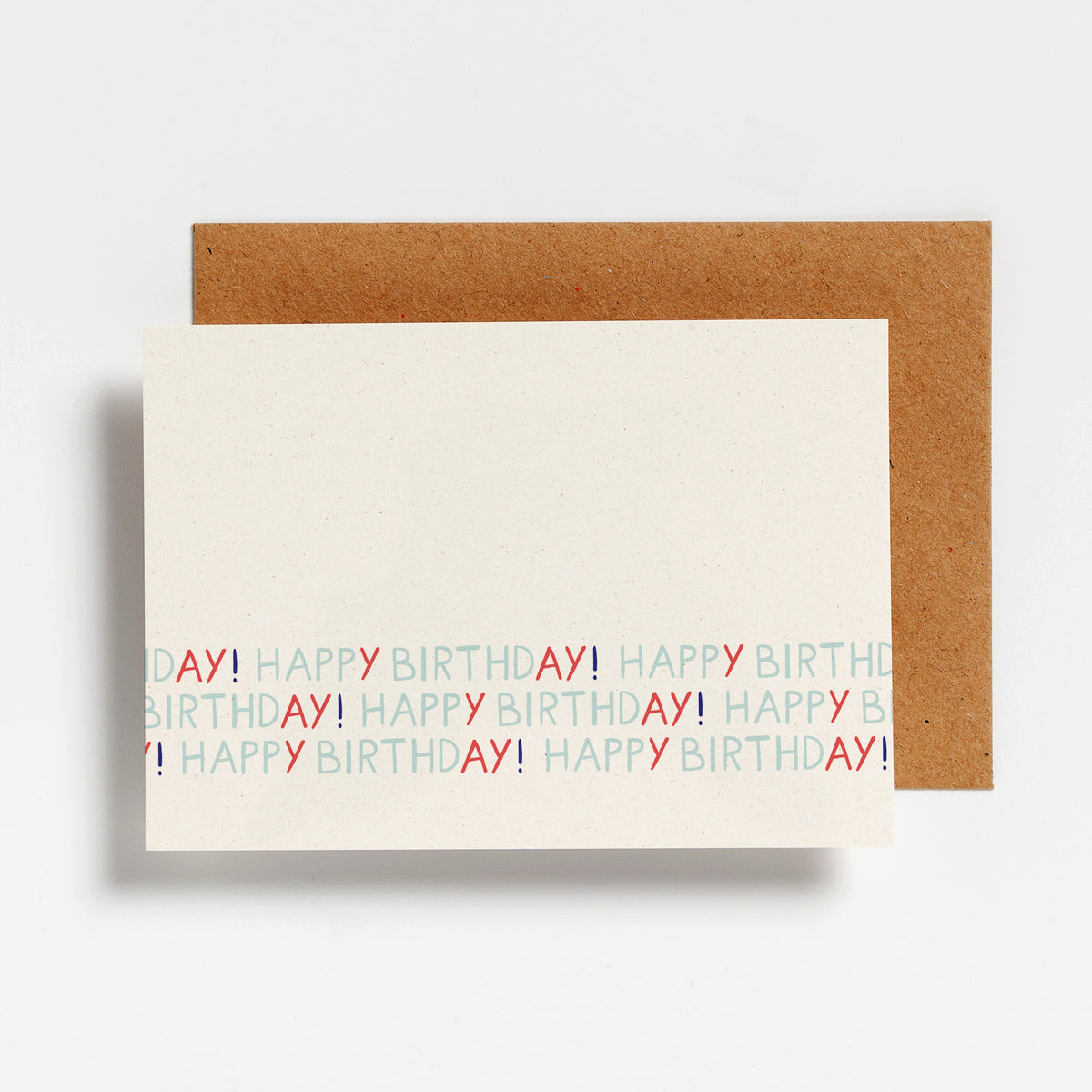 Hello August wenskaart Text Yay Happy Birthday, witte kaart met doorlopende tekst Happy Birthday