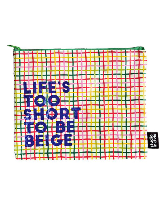Etui Life's too short to be beige van Studio Inktvis, kleurrijk ruitpatroon