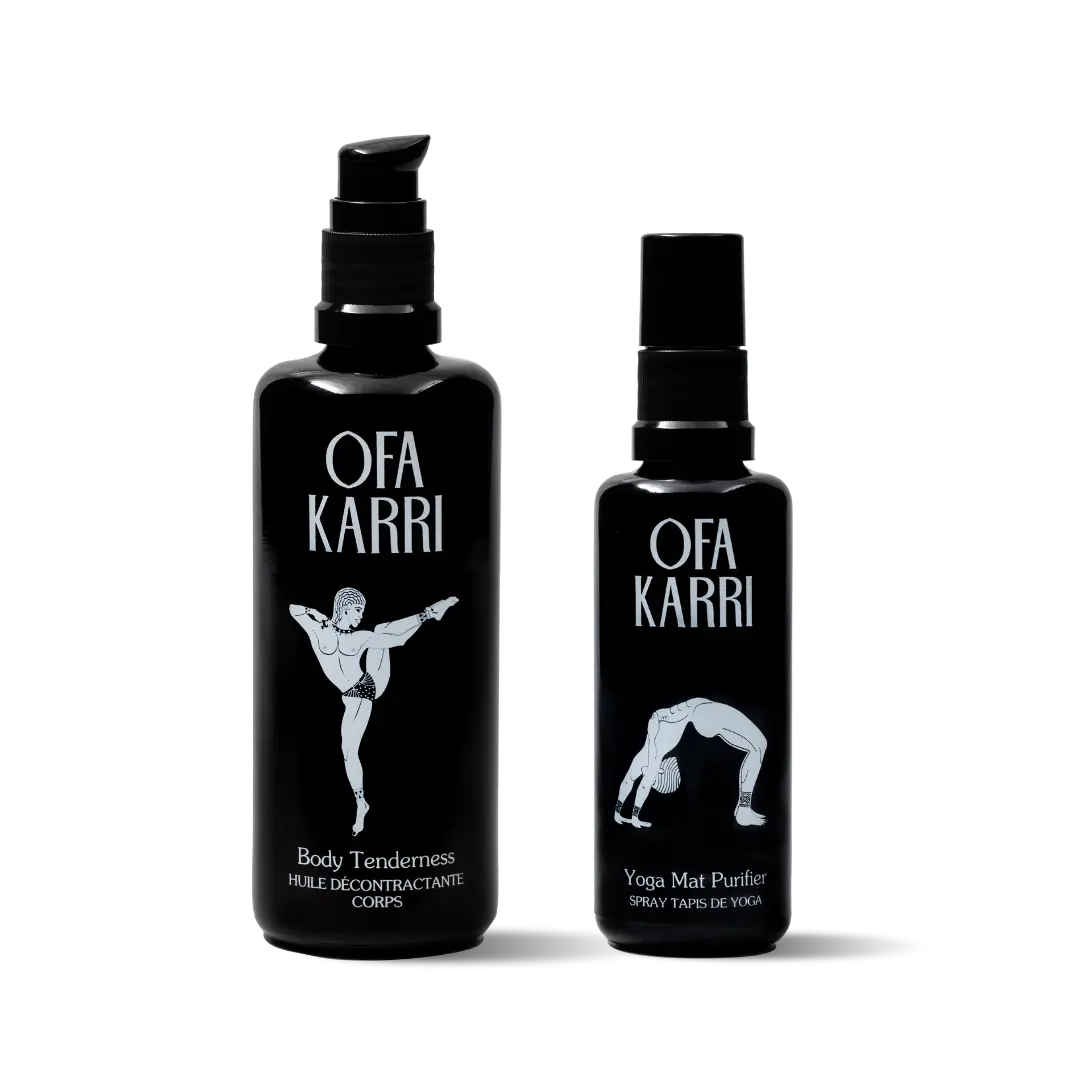 Yoga Duo van Ofa Karri: Body Tenderness massageolie en Yoga Mat Purifier naast elkaar