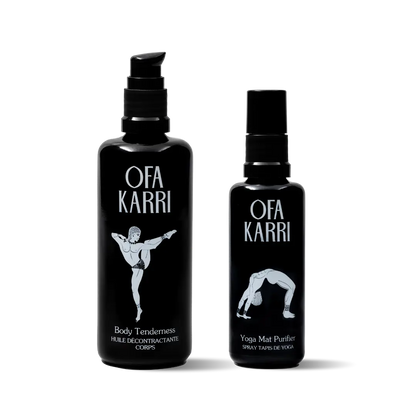 Yoga Duo van Ofa Karri: Body Tenderness massageolie en Yoga Mat Purifier naast elkaar