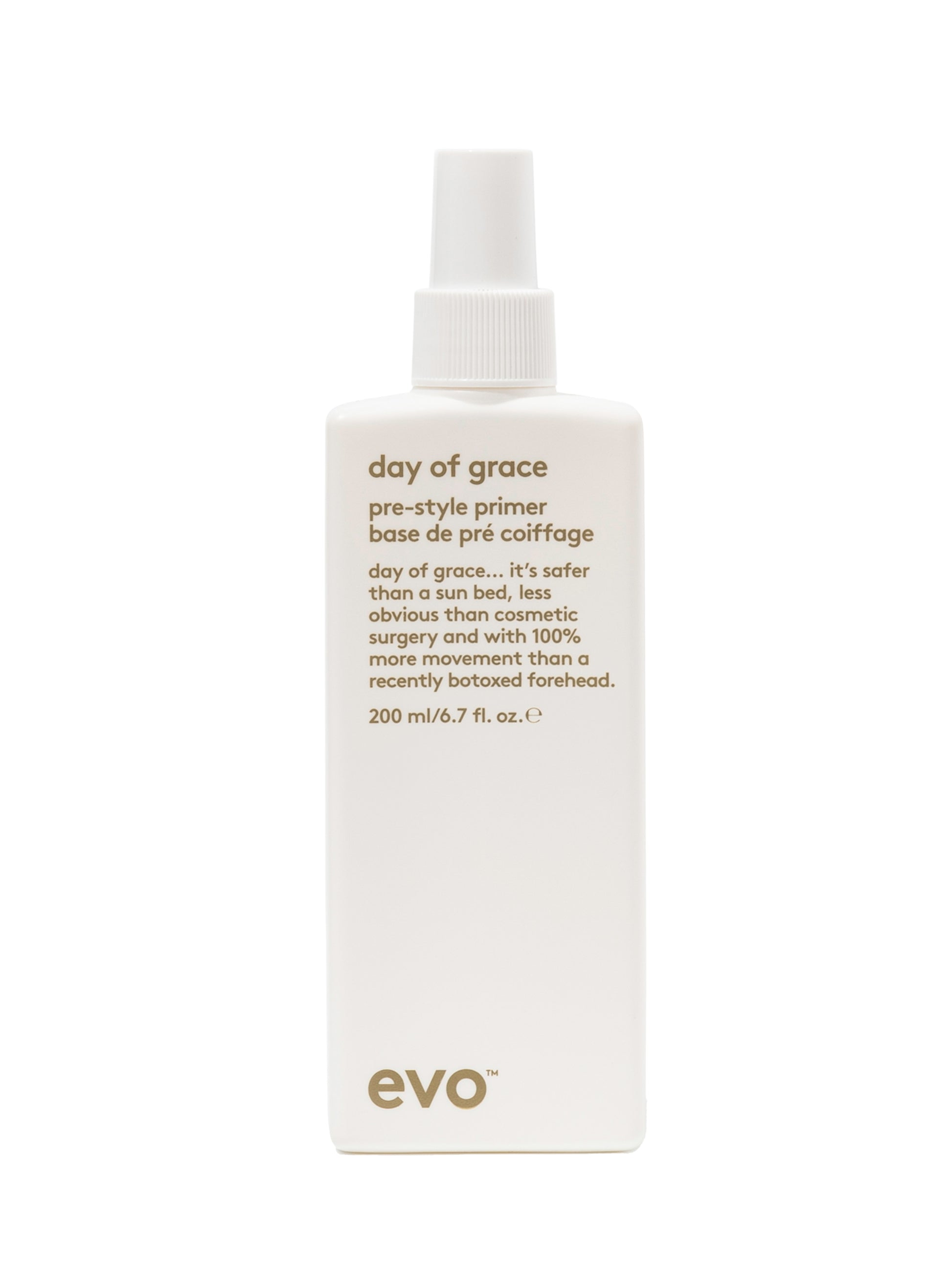 Evo day of grace pre-style primer biedt warmtebescherming tot 220°C, is volledig gewichtloos waardoor het haar pluisvrij, zacht en natuurlijk flexibel blijft zonder slap te worden.