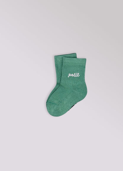 Paar groene babysokken Petit van No Bad Days Club, productfoto