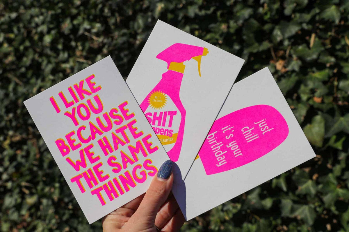 Postkaart I like you because we hate the same things van Studio Inktvis, productfoto 3