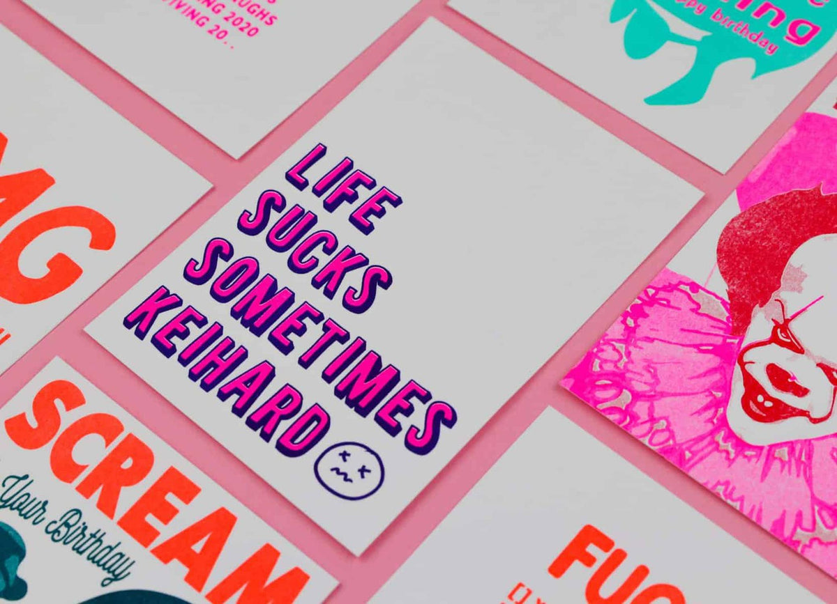 Postkaart Life sucks sometimes keihard van Studio Inktvis, foto 2