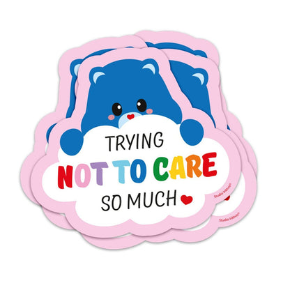 Sticker Trying not to care so much van Studio Inktvis, een beer